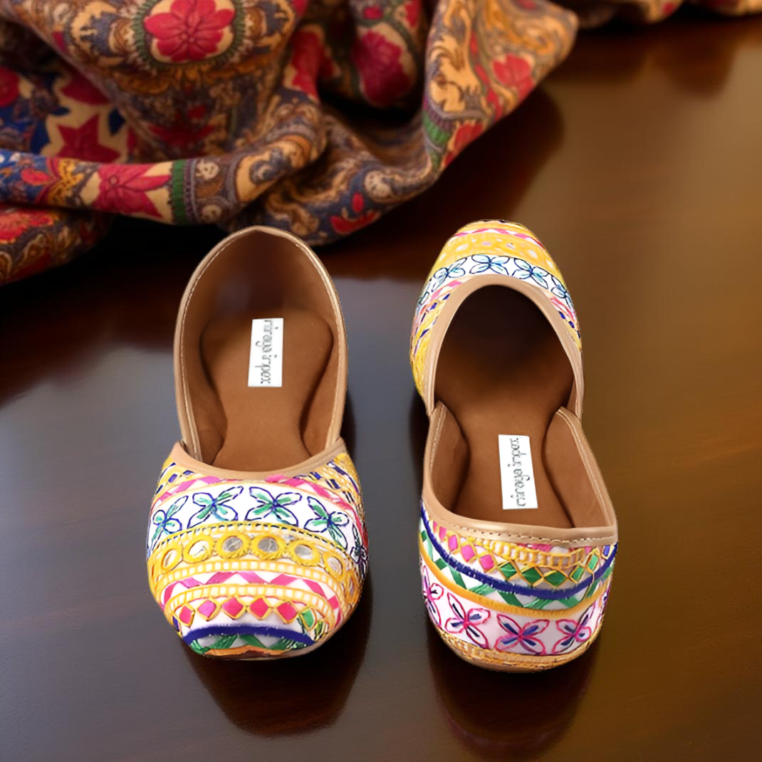 Garba Dance Cream Juttis - Image 3