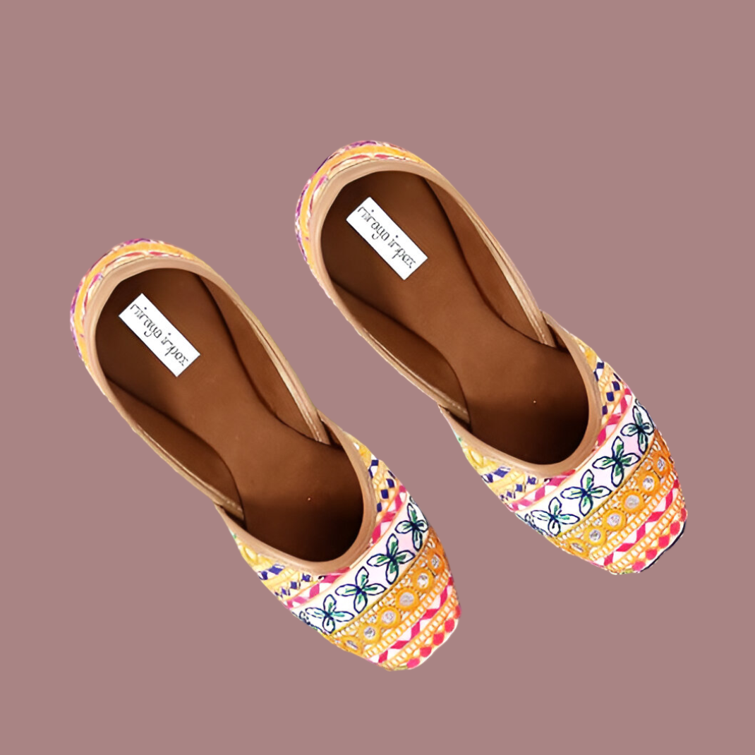 Garba Dance Cream Juttis - Image 5