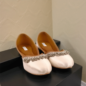 Festive Pearl Juttis