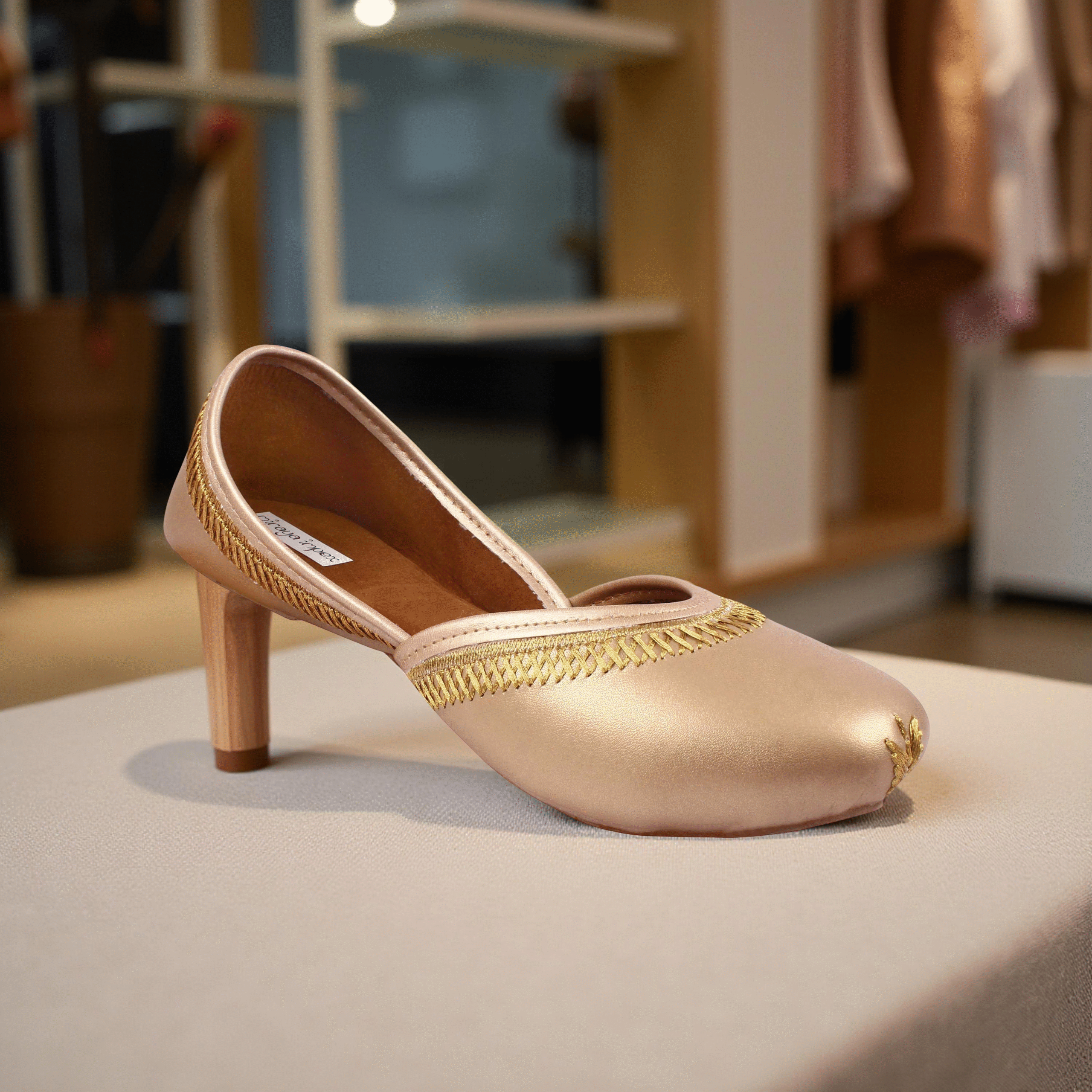 Gold Dust Juttis - Image 3