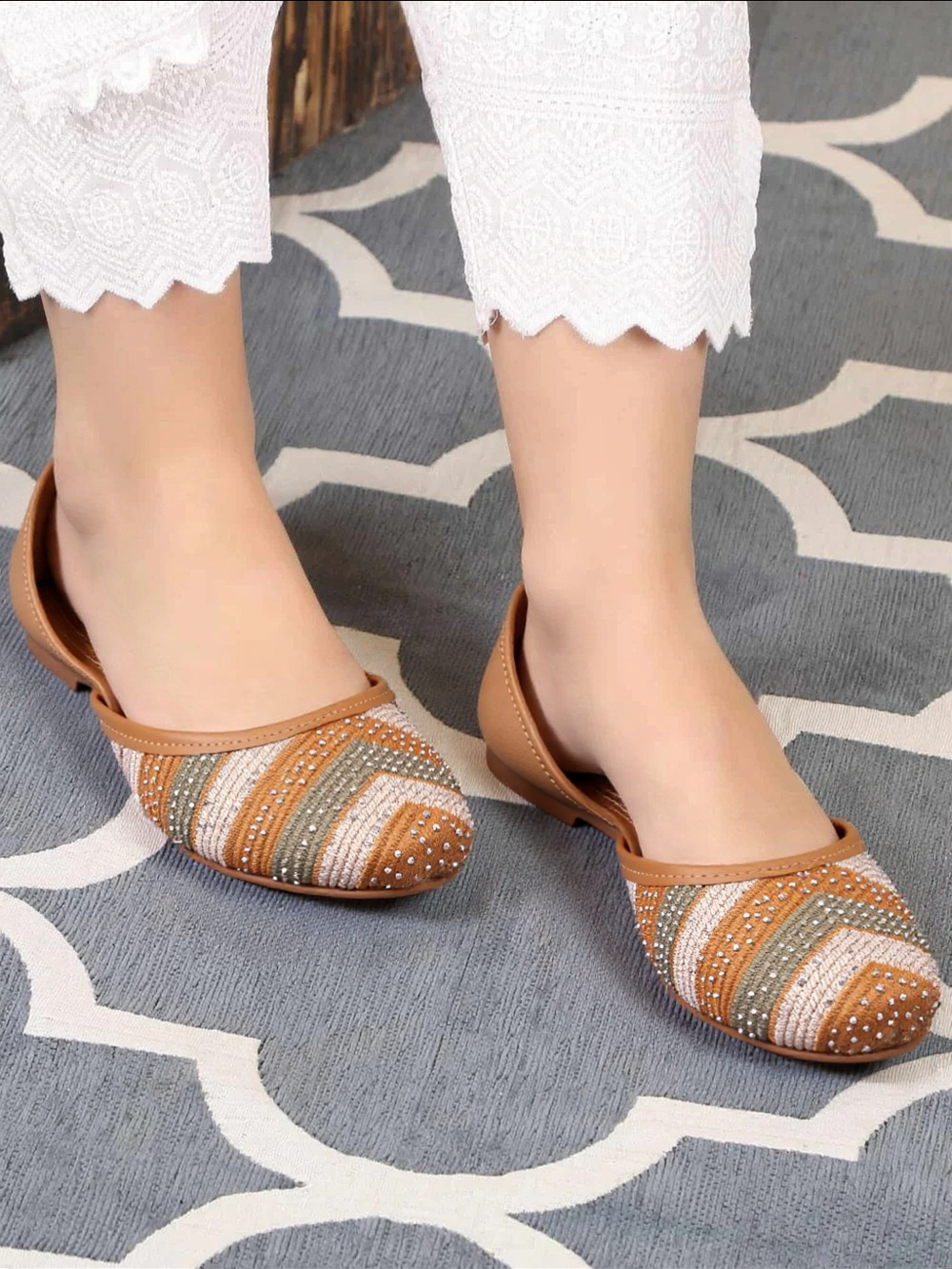 Rasbery Bloom Bridal Juttis